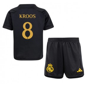 Real Madrid Toni Kroos #8 Koszulka Trzecich Dziecięca 2023-24 Krótki Rękaw (+ Krótkie spodenki)